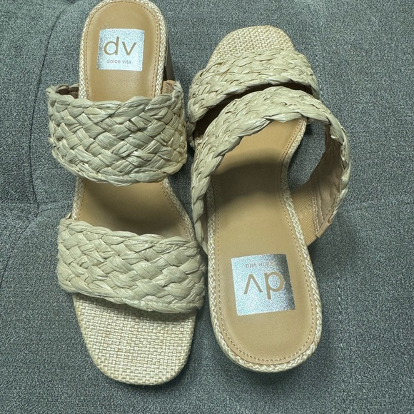 BRAND NEW Dolce Vita Bohemian Heels - Picture 3 of 4